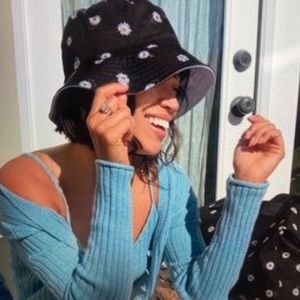 Alice + Olivia Reversible Bucket Hat NWT